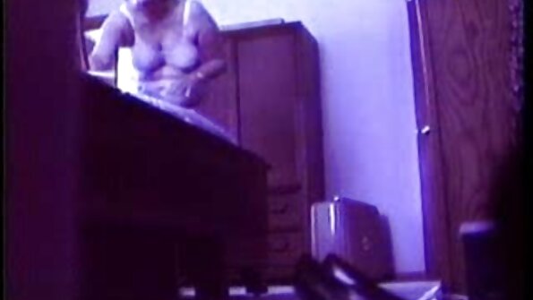 Italiană filme cu fete mari soția picior pumnul soțul