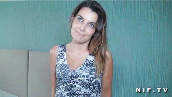Mascat fete Juliana Leal se filme porno cu mature cu floci atașează vibrator la mașină pentru distracție în plus