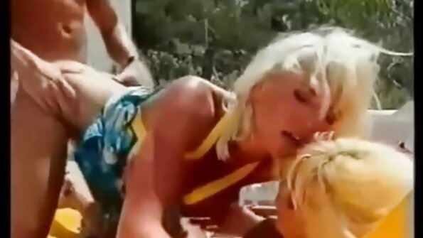 Blonda fierbinte femeie matura se joaca cu ea sex cu blonde bune