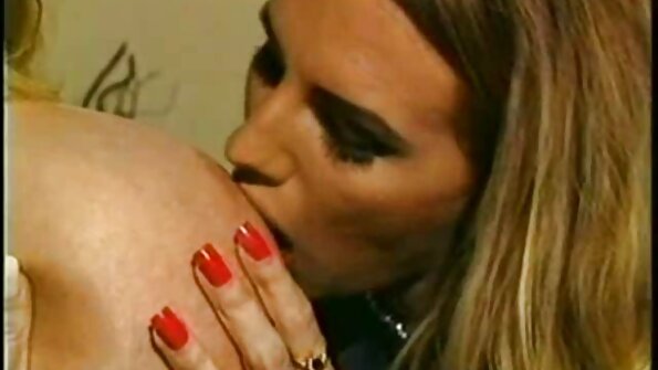Jessa Rhodes într-o servitoare fierbinte filme porno cu pule mari tinuta
